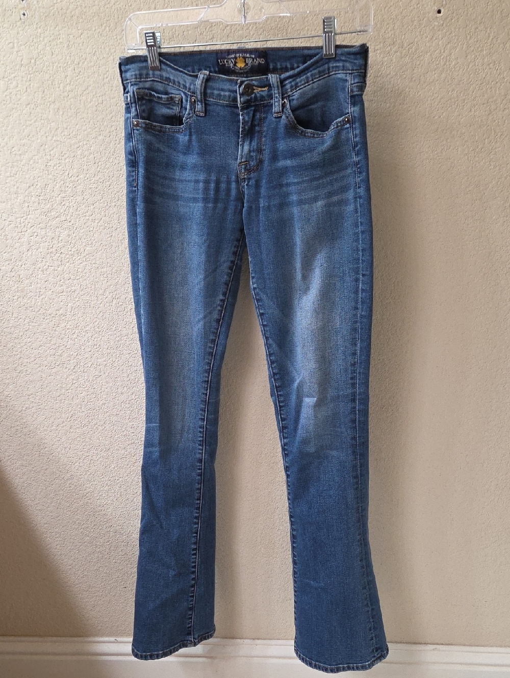 Lucky Brand "Charlie Baby Boot" Blue Jeans .... Size 2 / 26 👖👖